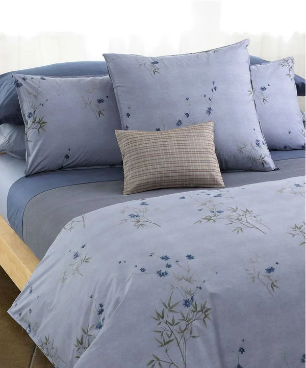 Calvin Klein Bamboo Flower Standard Sham Hyacinth
