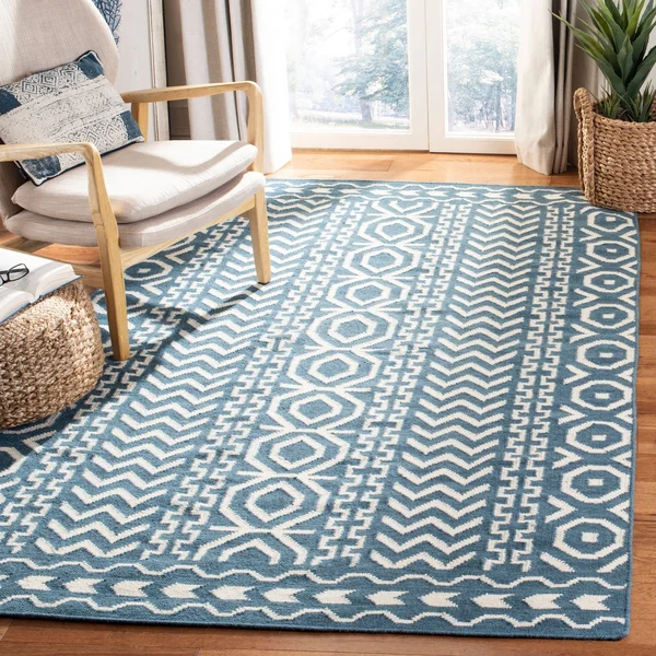 Safavieh 2&-6x22 x 6& Dhurries DHU572A Dark Blue - Ivory Rug