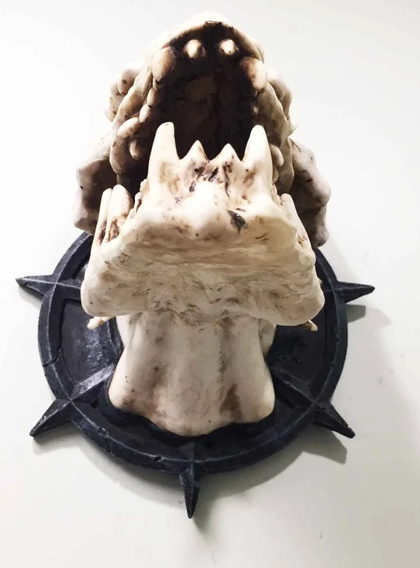 Dungeon Chained Skeletal Dragon Protruding Skull Wall Sculpture Figurine Decor