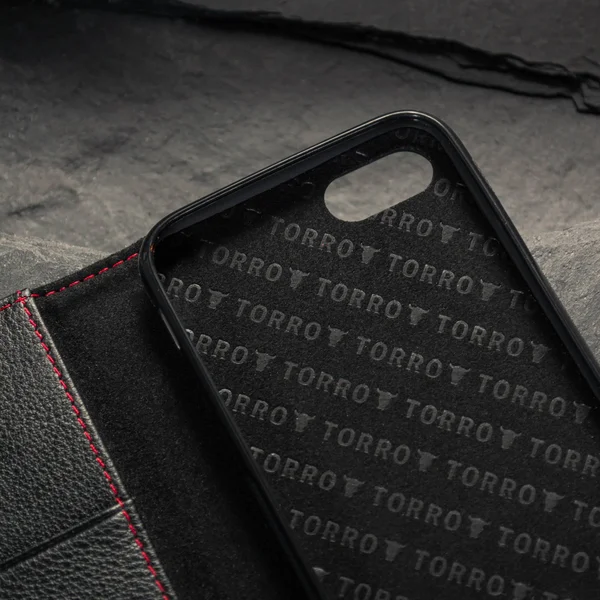 iPhone SE (2020) & iPhone 7/8 Leather Case - Black with Red Detail - Torro